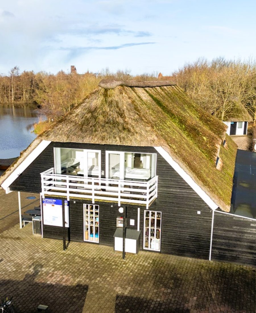 receptionsbygning dronebillede beskåret